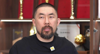 亚洲人妖女同在线播放